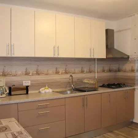 Mercury Mamaia Nord Guest house
