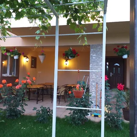 Konukevi Mercury Mamaia Nord 3*
