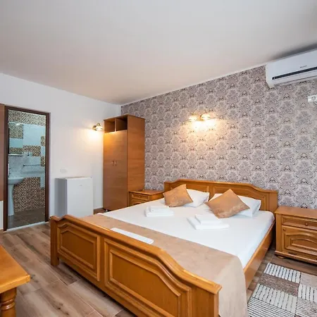 Mercury Mamaia Nord Casa de hóspedes